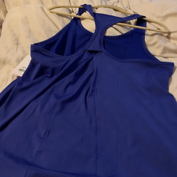 Athletic top - Picture 1 of 2